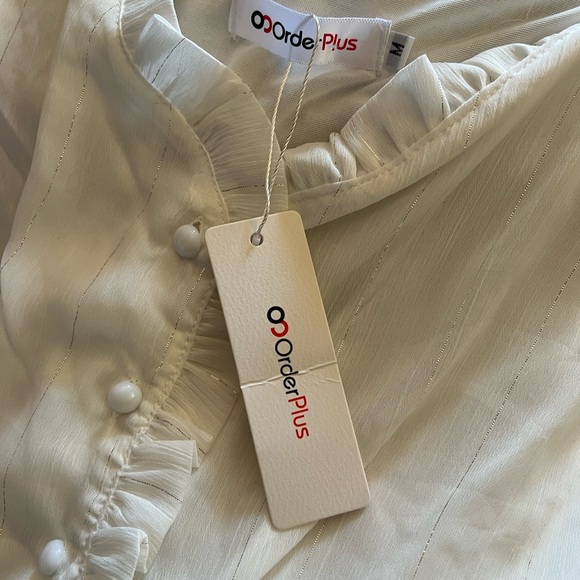 NWT womans beautiful white top - Picture 4 of 12